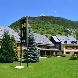 & Restaurante Pena מלון